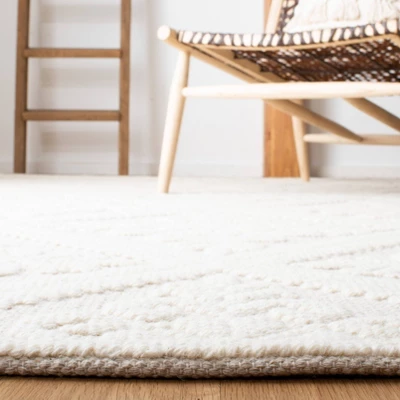 Freddie Medallion Woven Rug - Safavieh 3 Freddie Medallion Woven Rug - Safavieh - Image 3